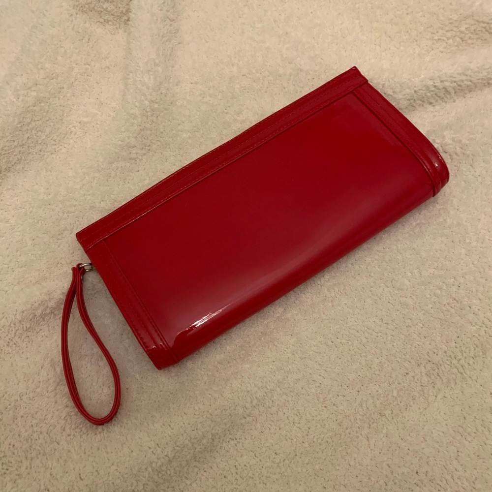 Red Aldo clutch
